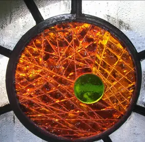 Porte originale pour la maison bulle de la ferme de Martinrou