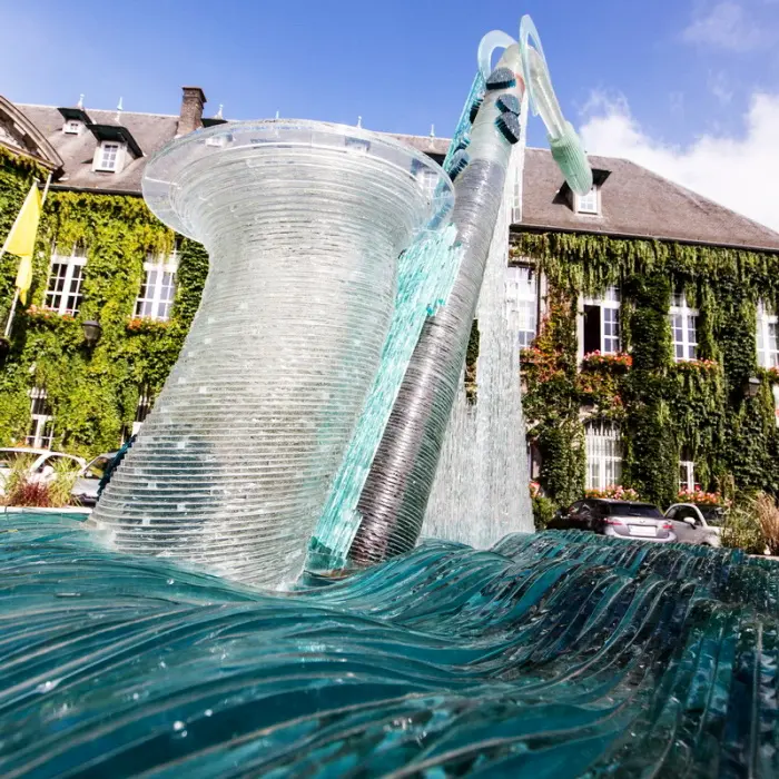 Saxophone en lames de verres crée par B. Tirtiaux