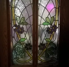 Placement de vitraux restaurés