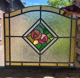 Restauration d'un petit vitrail art nouveau pour un particulier